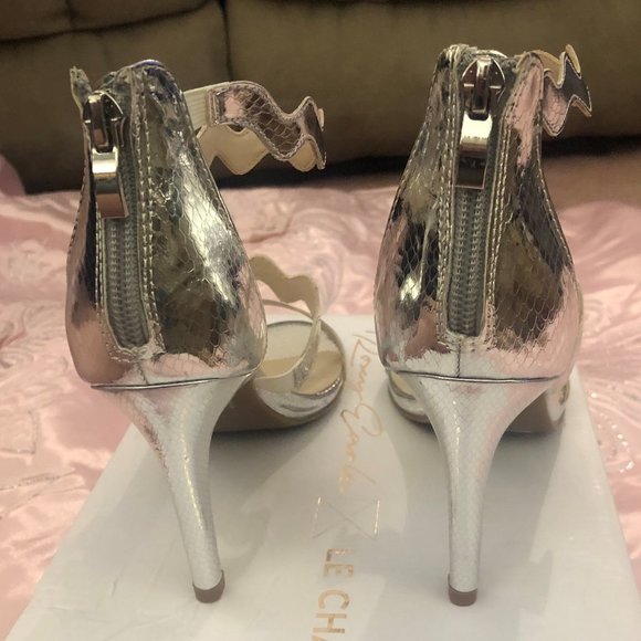 - Brand New Le chateau silver wedding heels Roxy Earle collection - Picture 6 of 9